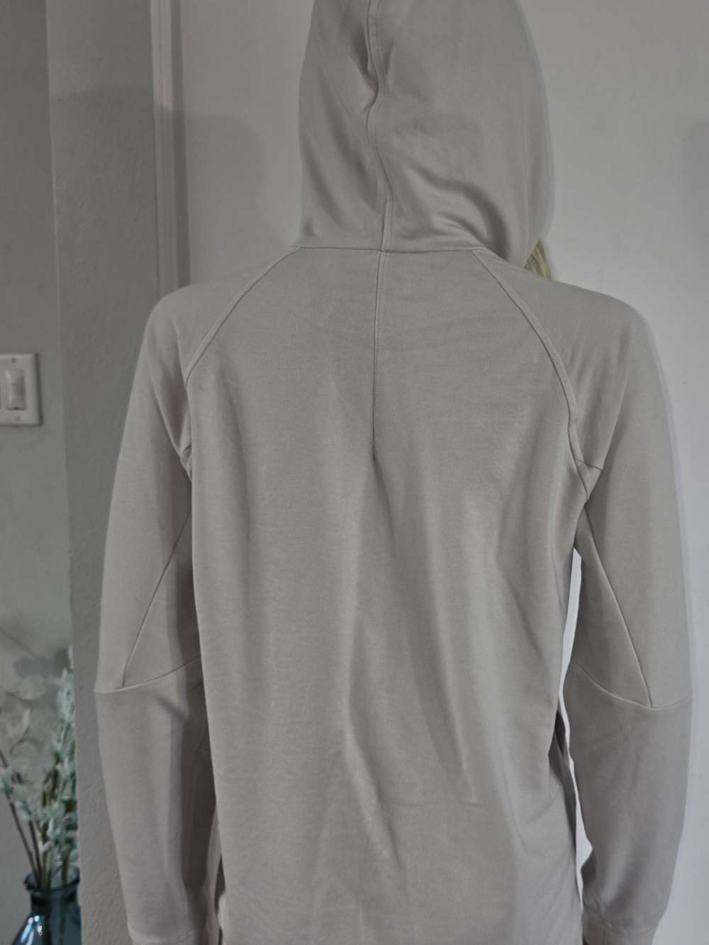 lululemon athletica Women's Hoodie Sweater — Light Beige